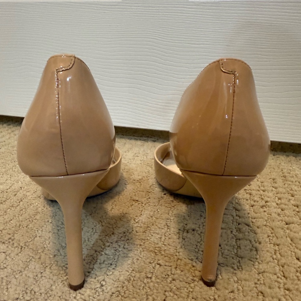 Nine West Tan Heels Sleek Pointed Toe Design